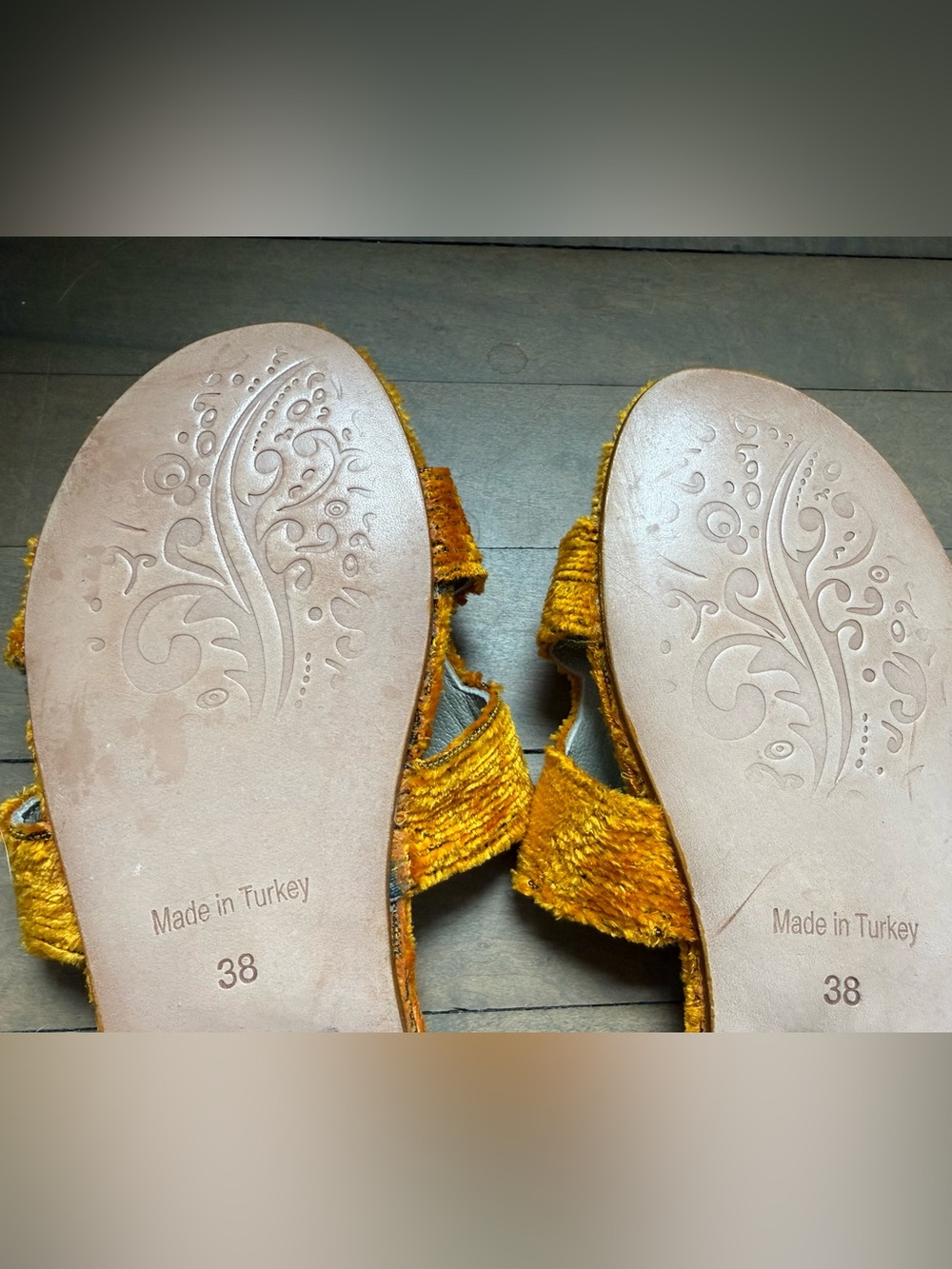 Wolf & Willa NWOT Orange Slide Sandals Size 7.5 - Picture 10 of 11